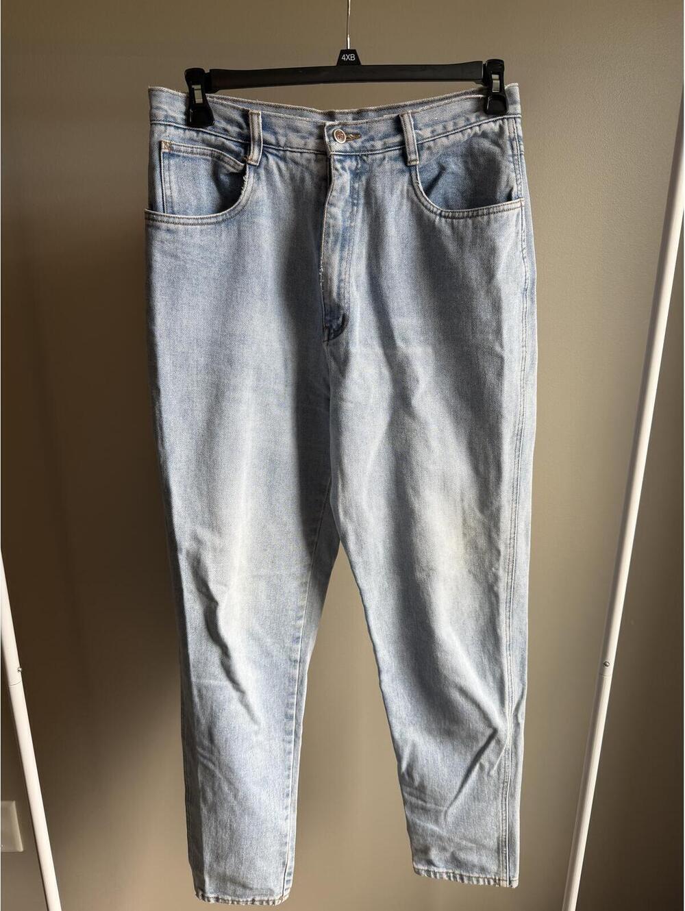 Vintage Bill Blass 100% cotton high rise light wash mom jeans
